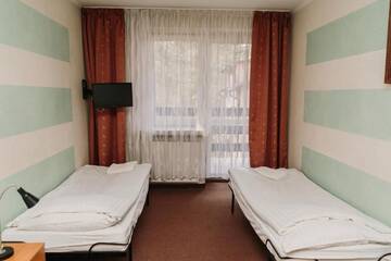 Фото номера Трехместный номер Отель Hotel Kinga г. Жарки-Летниско 4